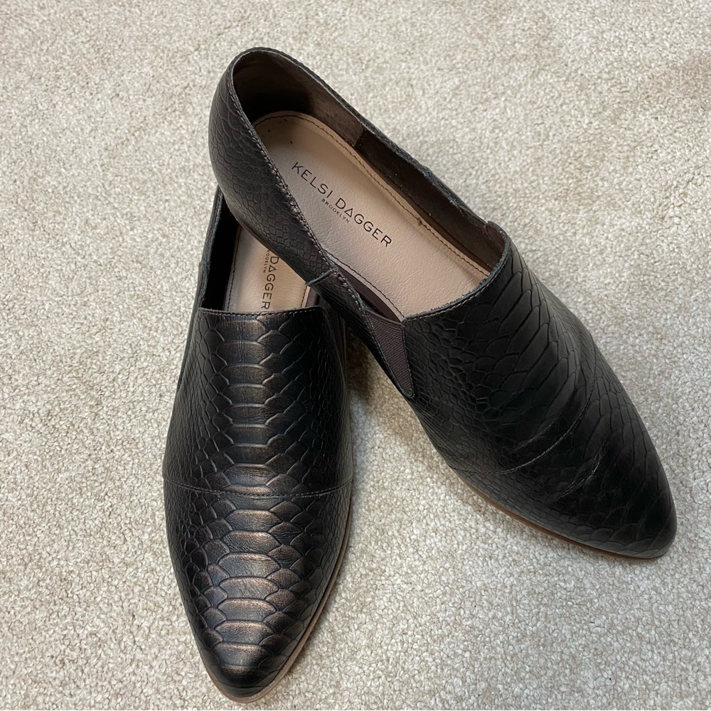 Kelsi Dagger Flats size 10